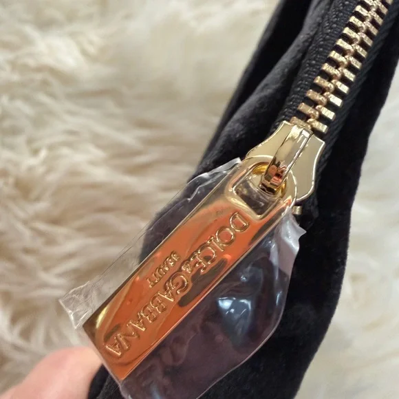 Dolce& Gabbana Black velour Cosmetic Pouch new - Picture 4 of 5